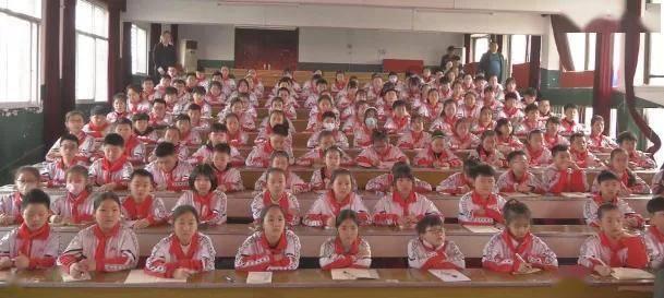 救援俏皮女孩