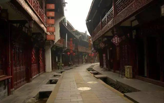 男生在谈恋爱中沉闷话少冷淡，是真的性格问题还是没用心谈恋爱？游戏画面